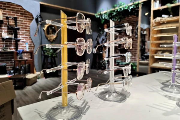 Acrylic Sunglass Display Stand - Organizer & Case