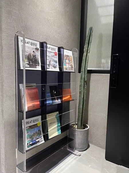 Clear Acrylic Magazine Display - Stylish Case Clear Acrylic Magazine Display - Stylish Case
