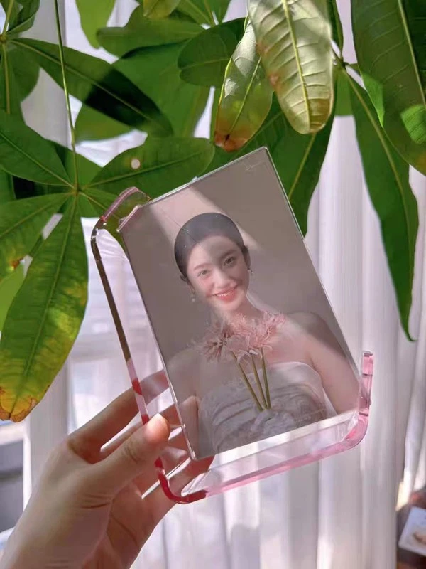 Colorful Acrylic L-Shaped Creative Photo Frame
